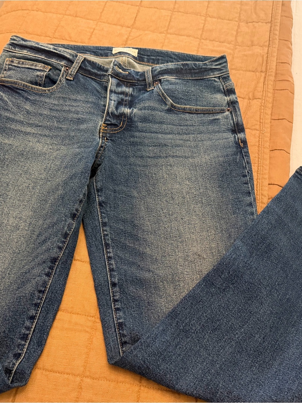 Women's Straight Leg Midrise Jeans in Medium Blue